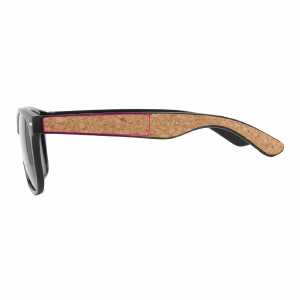 1 cm vom linken Scharnier