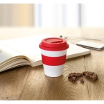 Coffee To Go Becher mit bedruckbarem Band, 350 ml farbe rot Stimmungsbild zweite Ansicht