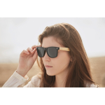 Sonnenbrille mit Bambusbügel und verspiegelten Gläsern, UV400 Schutz Stimmungsbild dritte Ansicht