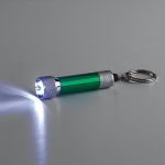Origineller Schlüsselanhänger aus Aluminium mit Taschenlampe farbe grün vierte Ansicht