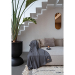 Hochwertig gewebte Kuscheldecke mit Fransen aus recyceltem Material farbe dunkelgrau Lifestyle-Bild 2