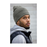 Wintermütze mit doppelt gefaltetem Rand als Werbegeschenk bedrucken Lifestyle-Bild