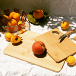 Küchenbrett aus Bambus mit ausgestanztem Loch in der Ecke farbe natürliche farbe Detailbild 2