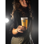 Mehrwegbecher mit gefrosteter Oberfläche für Festivals, 500ml Stimmungsbild