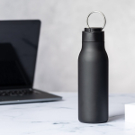 Thermosflasche aus Edelstahl mit Deckelgriff gravieren lassen, 600ml Ansicht in Umgebung