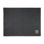 Gestrickte Decke aus recyceltem Polyester mit Etikett und Band farbe schwarz