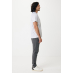 Sport-Shirt aus recycelter Polyester Casual Fit, Iqoniq, 150 g/m² farbe hellgrau vierte Ansicht mit Modell
