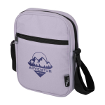 Wasserabweisende Umhängetasche aus recyceltem Polyester mit Taschen Ansicht mit Transferdruck