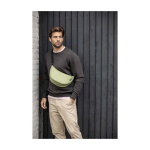 Wasserabweisende Hüfttasche aus recyceltem Polyester, 1,5 L Lifestyle-Bild