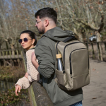 Zweifarbiger wasserdichter Laptop-Rucksack aus recyceltem Nylon, 15,6” farbe camel zweite Ansicht der Umgebung