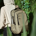 Zweifarbiger wasserdichter Laptop-Rucksack aus recyceltem Nylon, 15,6” farbe camel Ansicht der Umgebung