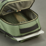 Zweifarbiger wasserdichter Laptop-Rucksack aus recyceltem Nylon, 15,6” farbe militärgrün dritte Detailansicht
