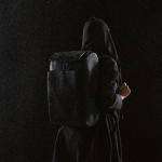 Rucksack aus Kunstleder mit gepolstertem Laptopfach, 20 L farbe schwarz Ansicht der Umgebung