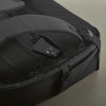 Urbaner Rucksack aus recyceltem Kunststoff mit Trolleyband, 17 Zoll farbe schwarz vierte Ansicht
