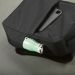 Urbaner Rucksack aus recyceltem Kunststoff mit Trolleyband, 17 Zoll farbe schwarz vierte Detailansicht