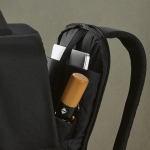 Urbaner Rucksack aus recyceltem Kunststoff mit Trolleyband, 17 Zoll farbe schwarz Detailansicht
