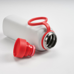 Flasche aus recyceltem Edelstahl mit 360°-Druckverschluss, 750 ml farbe rot zweite Ansicht der Umgebung