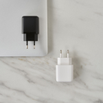 Wandladegerät aus recyceltem Kunststoff mit USB-A- und USB-C-Anschluss, 20 W farbe schwarz Ansicht der Umgebung