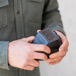 3-in-1-Powerbank mit 5.000 mAh, Ohrhörern und 5-W-Lautsprecher farbe schwarz Ansicht der Umgebung