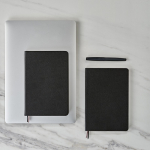 A5-Notizbuch mit Softcover aus recyceltem Kunstleder und gepunkteten Seiten farbe schwarz dritte Ansicht