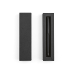 Kugelschreiber aus recyceltem Edelstahl mit lackierter Oberfläche und schwarzer Tinte farbe schwarz Ansicht in Schachtel