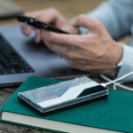 Powerbank aus recyceltem Kunststoff mit LED-Anzeige 10.000 mAh farbe schwarz zweite Ansicht der Umgebung