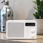Kabelloser Lautsprecher aus recyceltem Kunststoff mit LCD-Display, 15 W farbe weiß Ansicht der Umgebung