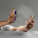 Rechteckiges Reinigungsspray für Handys mit Mikrofasertuch farbe dunkelblau fünfte Ansicht