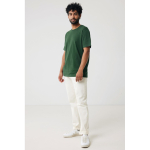 Unisex-T-Shirt aus 100 % Baumwolle, reguläre Passform, 180 g/m2 Iqoniq farbe waldgrün dritte Ansicht mit Modell