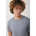 Unisex-T-Shirt aus 100 % Baumwolle, Regular Fit, 180 g/m², Iqoniq farbe hellgrau vierte Ansicht mit Modell