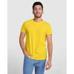 Kurzarm-T-Shirt aus Baumwolle für Herren, 165 g/m2, Roly farbe gelb Lifestyle-Bild