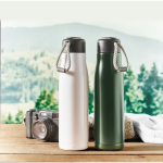 Auslaufsichere Edelstahlflasche mit Kordelgriff, 500 ml farbe dunkelgrün Stimmungsbild