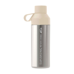 Trinkflasche aus recycelten Materialien mit Becher, 620 ml, Ocean Bottle farbe sandbraun Druckansicht des Logos 2