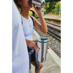 Tropfsicherer Thermobecher To Go von Black+Blum, 600 ml farbe olivgrün Lifestyle-Bild