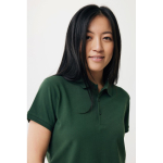 Damen-Piqué-Poloshirt aus recycelter Baumwolle, 220 g/m², Iqoniq farbe waldgrün fünfte Ansicht mit Modell