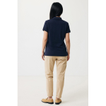 Damen-Piqué-Poloshirt aus recycelter Baumwolle, 220 g/m², Iqoniq farbe marineblau dritte Ansicht mit Modell
