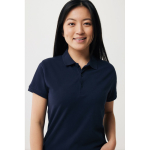 Damen-Piqué-Poloshirt aus recycelter Baumwolle, 220 g/m², Iqoniq farbe marineblau vierte Ansicht mit Modell