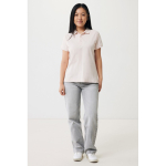 Damen-Piqué-Poloshirt aus recycelter Baumwolle, 220 g/m², Iqoniq farbe hellrosa zweite Ansicht mit Modell