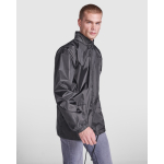 Unisex-Regenjacke aus Polyester mit Kapuze 70 g/m2 Roly Direct farbe rot vierte Gebrauchsansicht