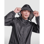 Unisex-Regenjacke aus Polyester mit Kapuze 70 g/m2 Roly Direct farbe rot erste Detailansicht