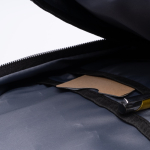 Business Rucksack aus recyceltem Polyester mit Trolleyband für Laptop farbe grau zweite Detailansicht