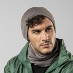 Wintersportmütze aus Polyester und Fleece 280 g/m2 farbe grau Ansicht in Umgebung