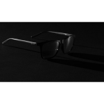 Polarisierte Öko-Sonnenbrille mit UV400-Schutz von Swiss Peak farbe schwarz Lifestyle-Bild