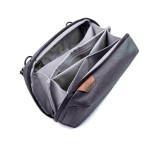 Reise-Organizer aus recyceltem Nylon von Peak Design farbe titan