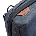 Reise-Organizer aus recyceltem Nylon von Peak Design farbe titan