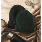 Unisex-Strickmütze mit Patch, versch. Farben farbe dunkelgrün Stimmungsbild