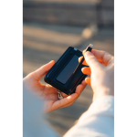 Umweltfreundliche 5-in-1 Powerbank 5.000 mAh mit Kabeln & Ständer farbe schwarz Lifestyle-Bild 4