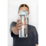 Sportflasche aus RPET mit auslaufsicherem Deckel und Trinkhalm 800 ml farbe weiß Lifestyle-Bild 3