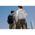 Erweiterbarer Rucksack aus recyceltem Gewebe mit Duo-Zipper 16” farbe schwarz Lifestyle-Bild 2