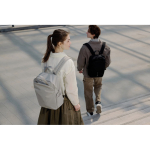 Erweiterbarer Rucksack aus recyceltem Gewebe mit Duo-Zipper 16” farbe schwarz Lifestyle-Bild 3